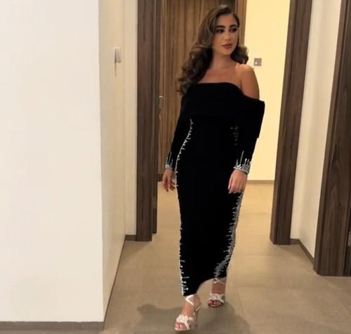 فستان اسود راقي تطريز