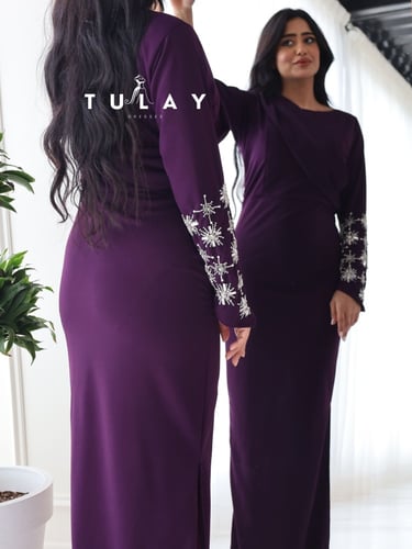 فستان موف مع تطريز كم