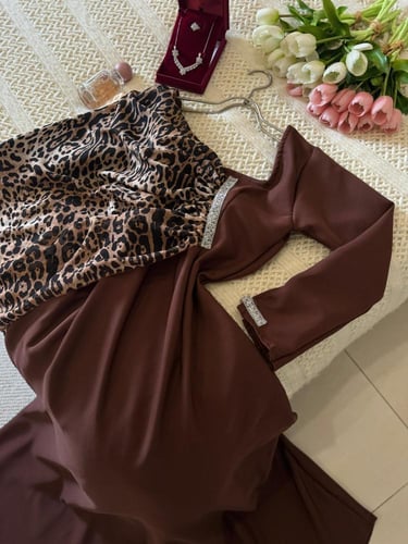 فستان نمري يجلب الثراء