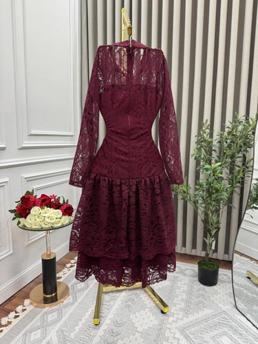 فستان برغندي دانتيل