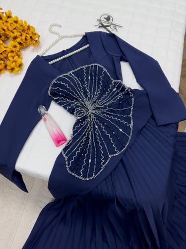 فستان مطرز مع بليسيا لونين كحلي اورنج