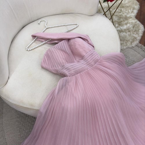 فستان كلوش بكسرات