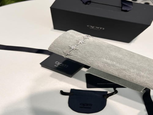 إسوارة apm فضي نجوم