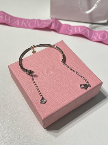 أسوارة سوارفيسكي فضي