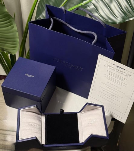 طقم شوميه أبيض