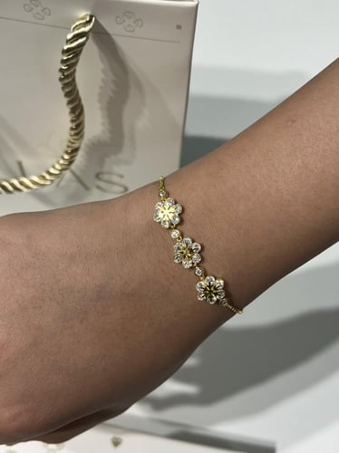 أسوارة الزهور فضة عيار 925 لون ذهبي