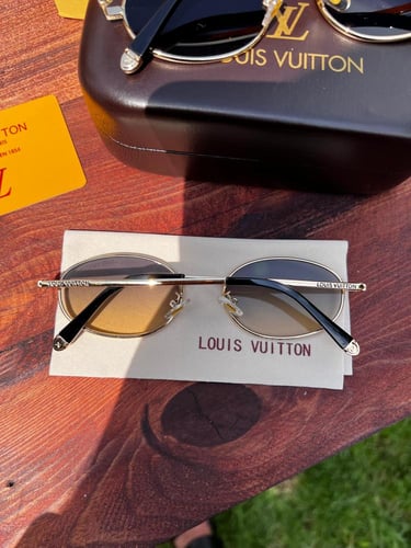 نظارة LOUIS VUITTON- اطار ذهبي - لونين