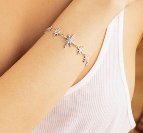 إسوارة apm فضي نجوم