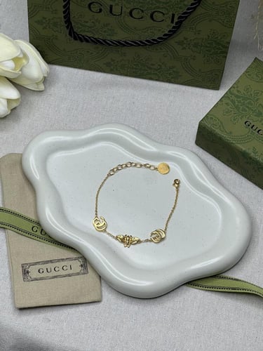 اسوارة GUCCI ذهبي