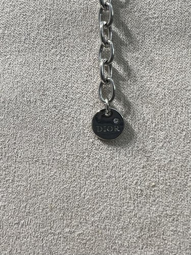 سلسال Dior معدن فضي