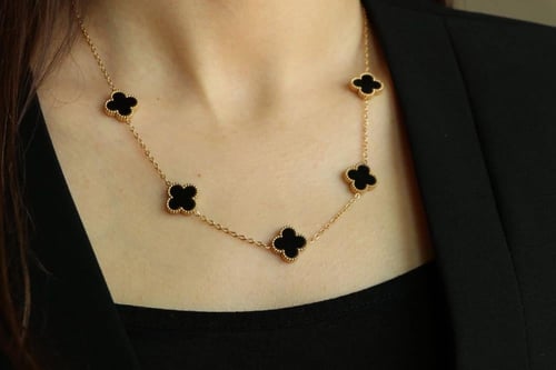سلسال Van cleef المميز ذهبي - أسود