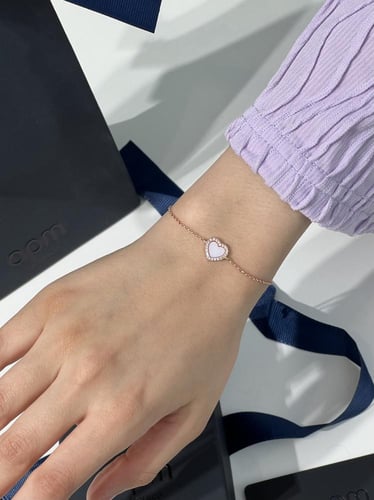 إسوارة apm وردي