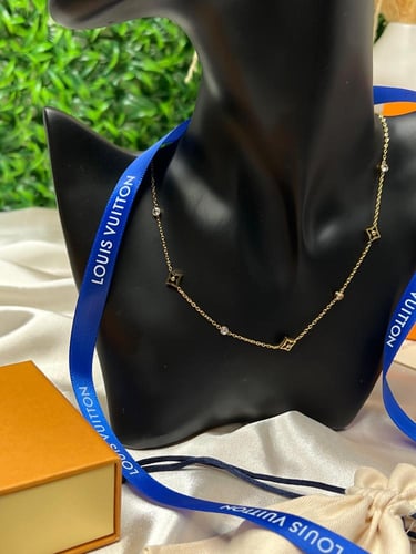 سلسال LOUIS VUITTON ذهبي _أسود