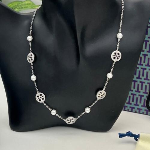 سلسال TORY BURCH - فضي بلؤلؤ