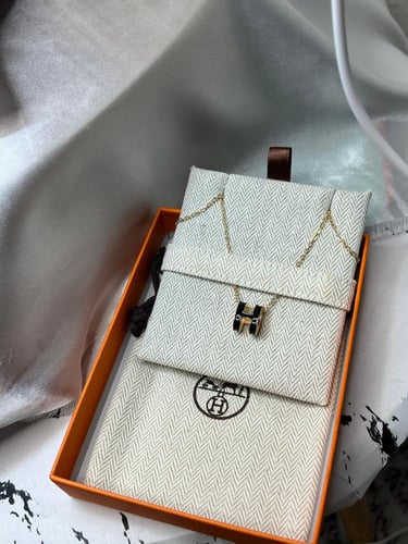 سلسال HERMES معدن ذهبي أسود