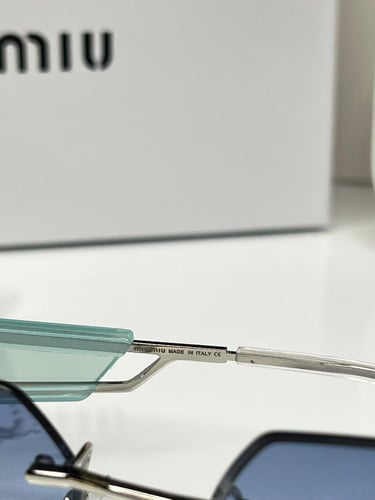 نظارة - MIU MIU
