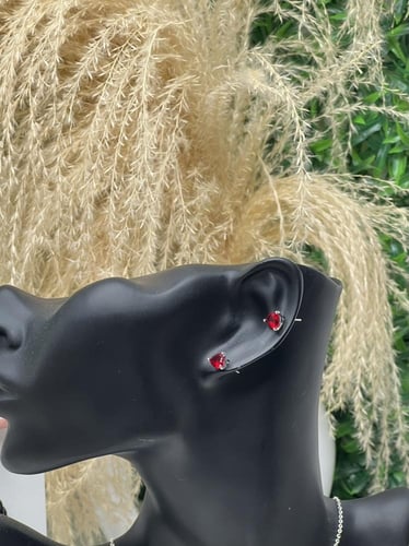 طقم باندورا أحمر