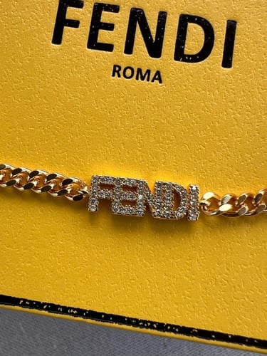 طقم FENDI معدن ذهبي