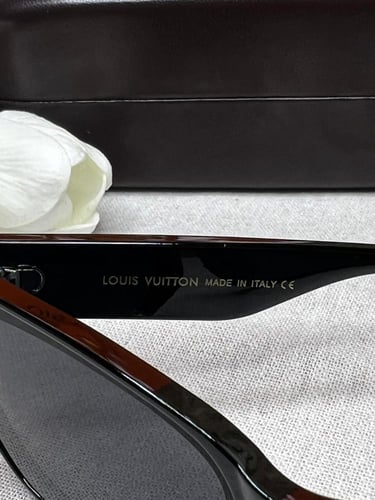 نظارة LOUIS VUITTON