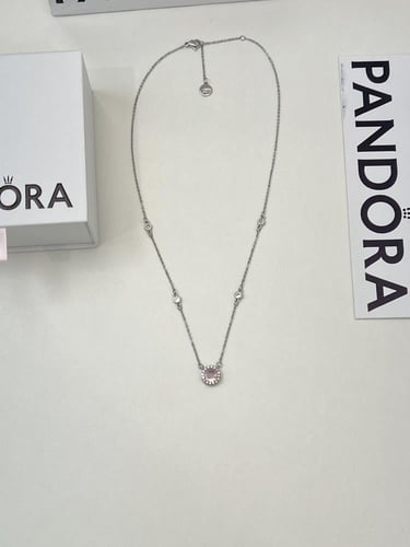 سلسال باندورا PANDORA وردي مع كرستال