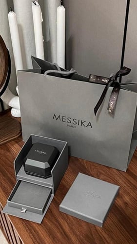 سلسالMESSIKA معدن فضي