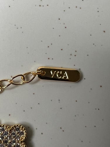 إسوارة Van cleef اذهبي_ كرستالات مميزه