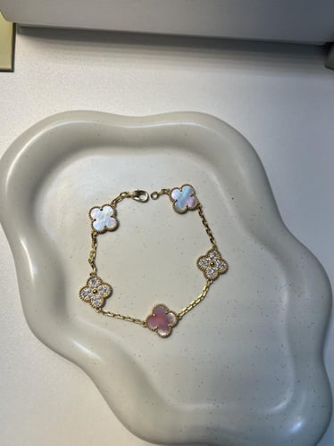 إسوارة Van cleef اذهبي_ وردي مميز