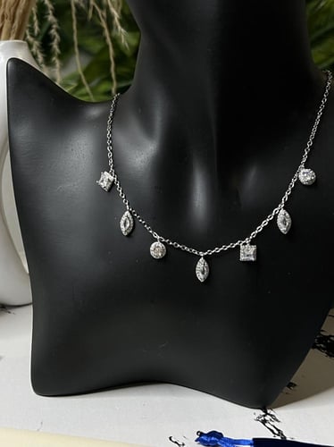 سلسال سوارفيسكي فضي كريستالة لؤلؤي