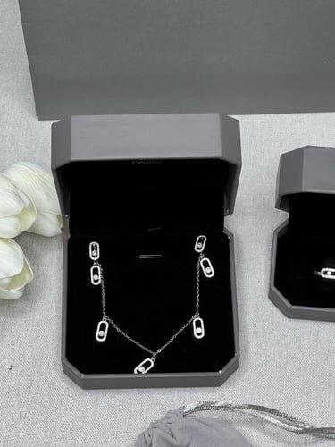 طقم MESSIKA فضي