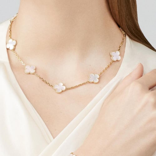 سلسال Van cleef المميز ذهبي - لؤلؤي