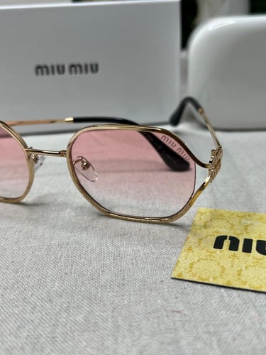 نظارة MIU MIU - اطار ذهبي- عدسه وردي