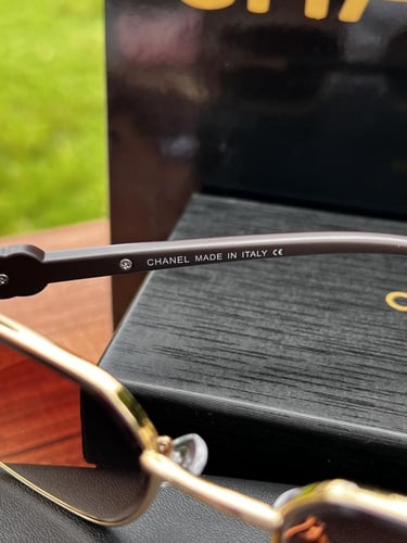 نظارة CHANEL اطار ذهبي عدسة بني
