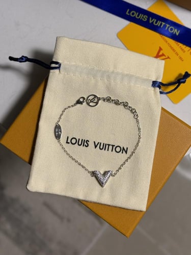إسوارة LOUIS VUITTON معدن فضي