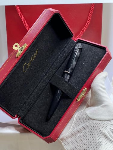 قلم حبر من مجموعة سانتوس دو كارتيه