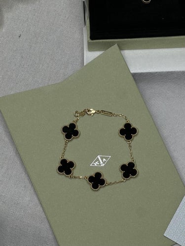 طقم van cleef ذهبي