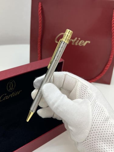 قلم حبر من مجموعة سانتوس دو كارتيه