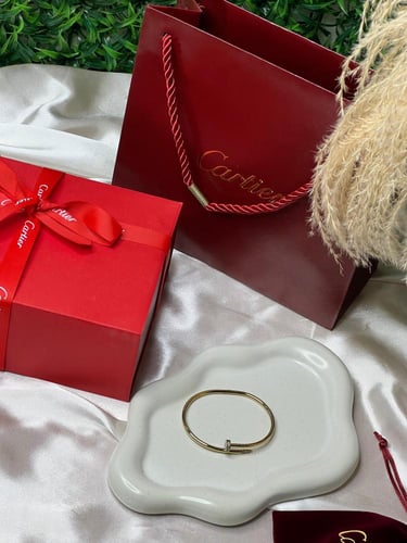 إسوارة carter المسمار الماسية - الذهبي