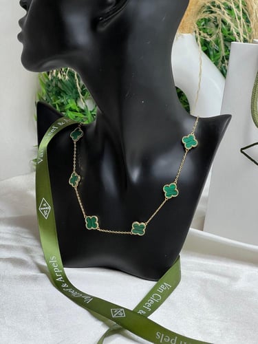 سلسال Van cleef المميز ذهبي -أخضر
