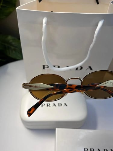 نظارة prada- ملون