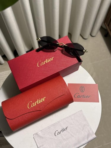 نظارة Cartier اطار ذهبي - عدسة أسود