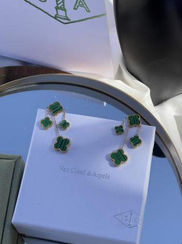 حلق Van cleef الأكثر طلباً_ اخضر