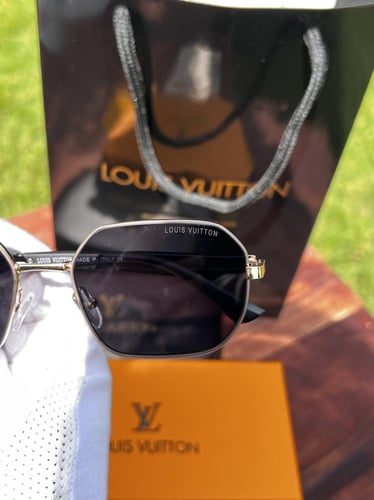 نظارة LOUIS VUITTON- اطار أسود - عدسة اسود