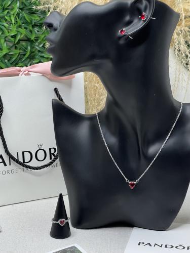 طقم باندورا أحمر