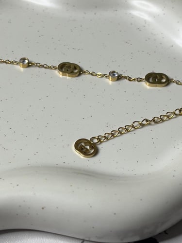 اسوارة GUCCI ذهبي