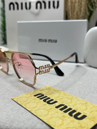 نظارة MIU MIU - اطار ذهبي- عدسه وردي