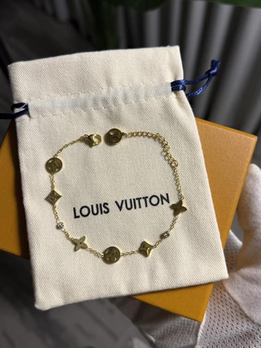 إسوارة LOUIS VUITTON معدن ذهبي