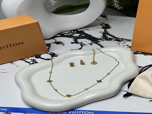 سلسال LOUIS VUITTON ذهبي _أخضر