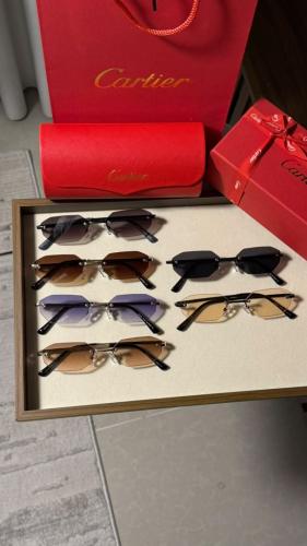 نظارة Cartier ملون