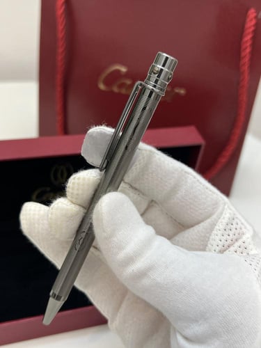 قلم حبر من مجموعة سانتوس دو كارتيه