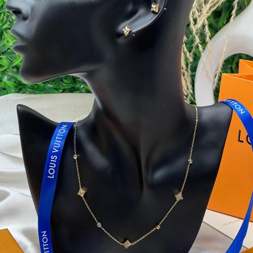 سلسال LOUIS VUITTON ذهبي _لؤلؤي